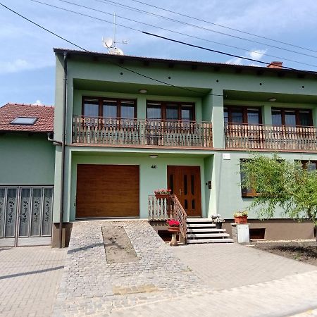 U Hradeb Apartment Mikulov Bagian luar foto